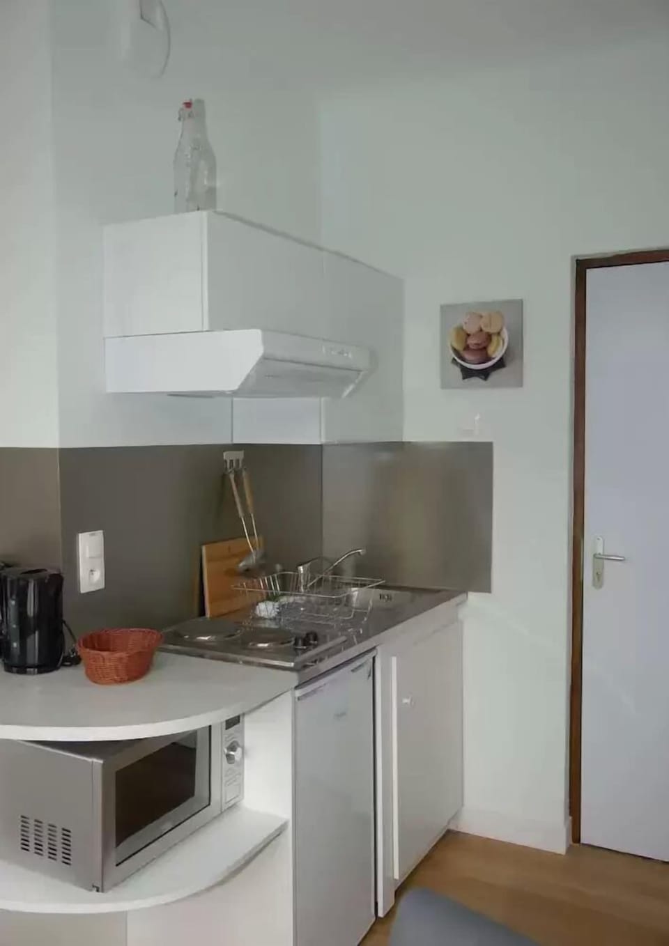 17 Studio lit double | Private kitchen | Full-size fridge, microwave, espresso maker, coffee/tea maker