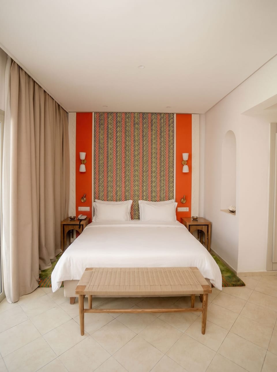 Premium bedding, in-room safe, blackout drapes, soundproofing