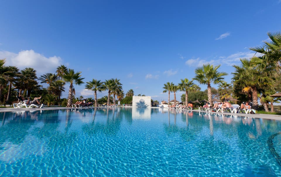 2 indoor pools, 3 outdoor pools, open open 24 hours, pool umbrellas