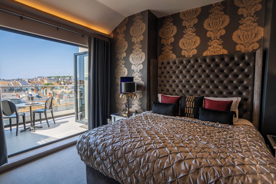 Bubble Roof Top Terrace | In-room safe, individually decorated, individually furnished, desk