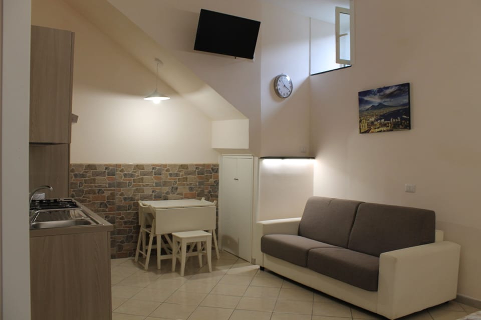 Classic Studio, 1 Bedroom, Kitchen, Annex Building (Ischia) | Living area | 32-inch LED TV with digital channels, TV