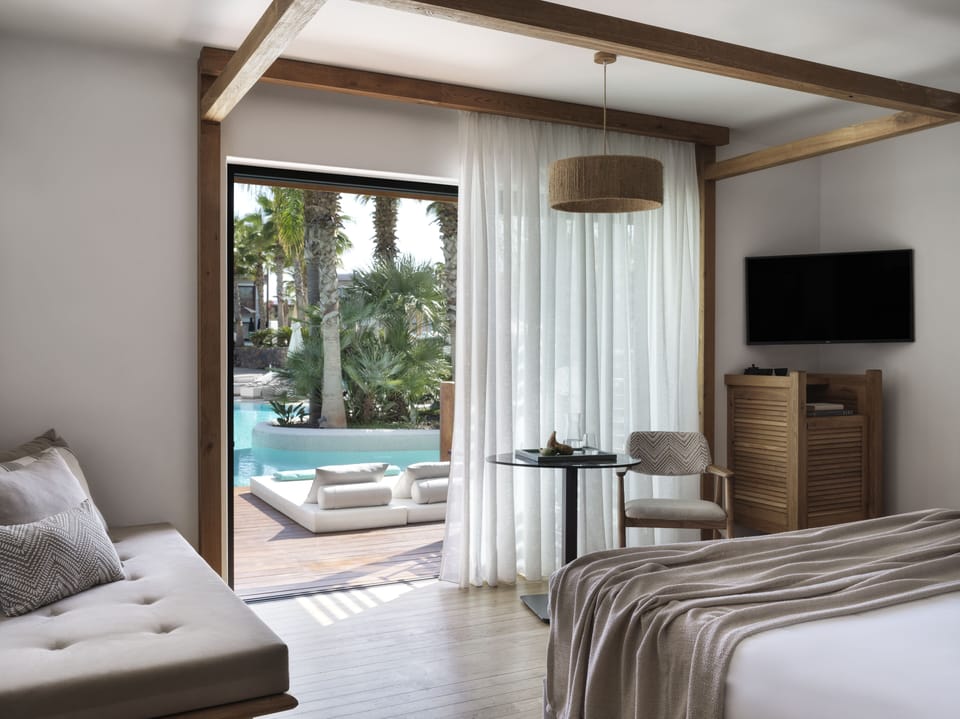 Premium Room Sharing Pool | Minibar, in-room safe, desk, soundproofing