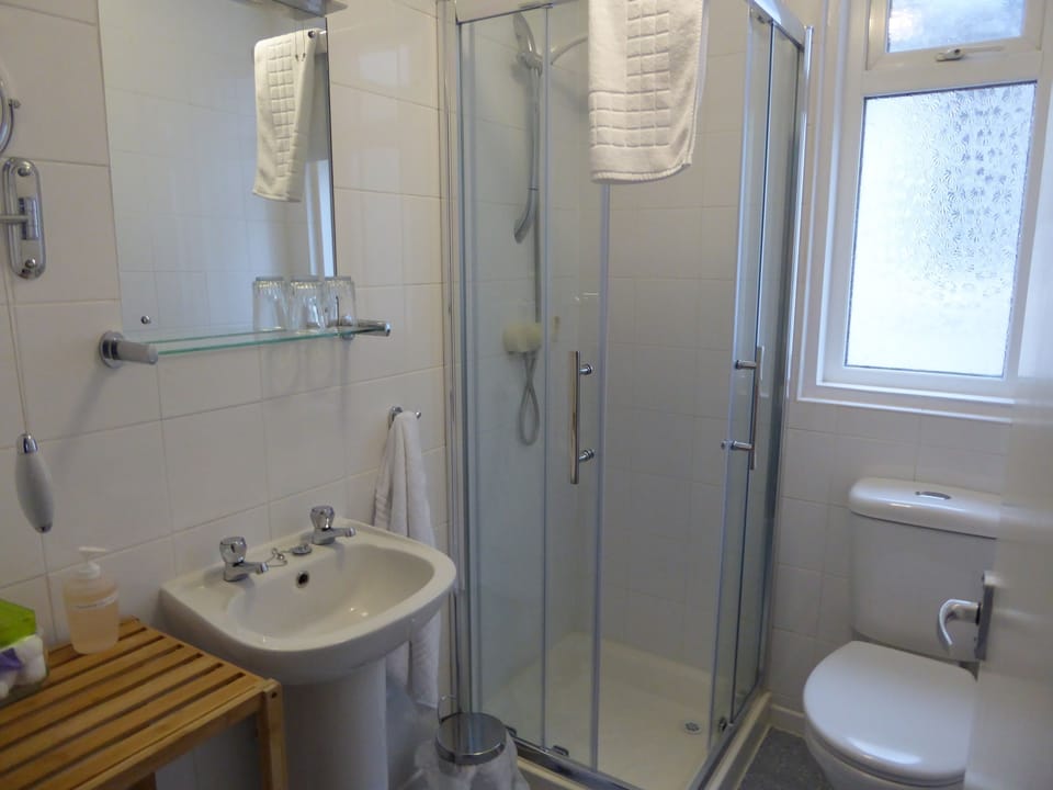 Standard Double Room | Free WiFi, bed sheets