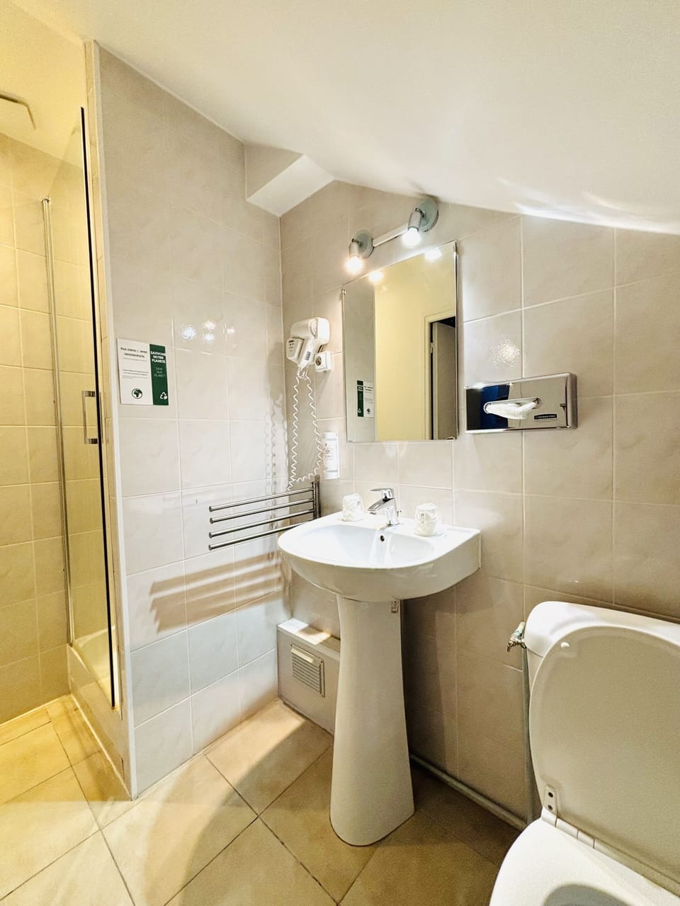 Double Room, Ensuite | Free cribs/infant beds, free WiFi, bed sheets
