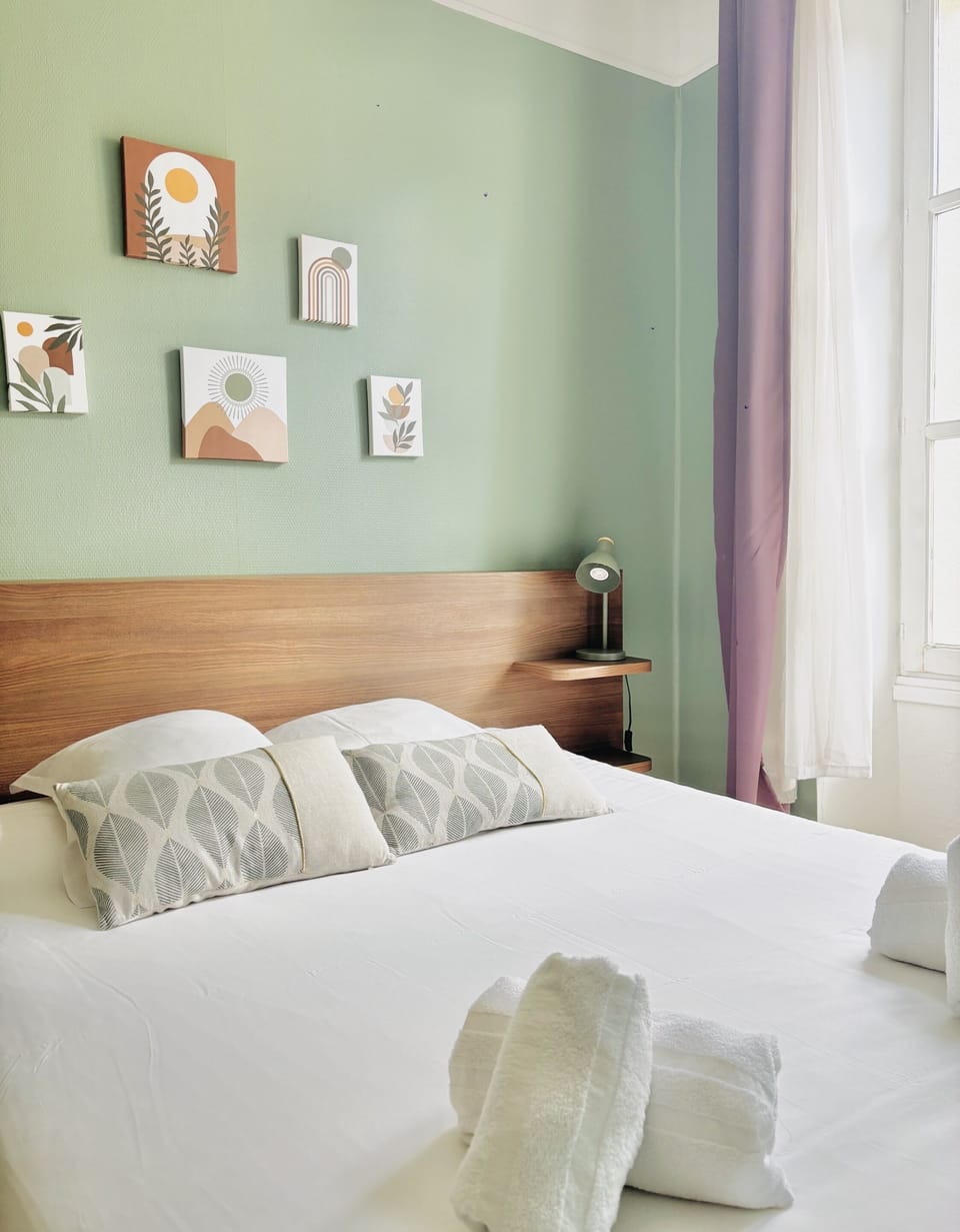 Double Room, Ensuite | Free cribs/infant beds, free WiFi, bed sheets