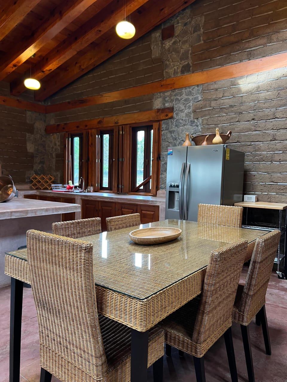 Family Cabin, 2 Bathrooms | Private kitchen | Cookware/dishes/utensils