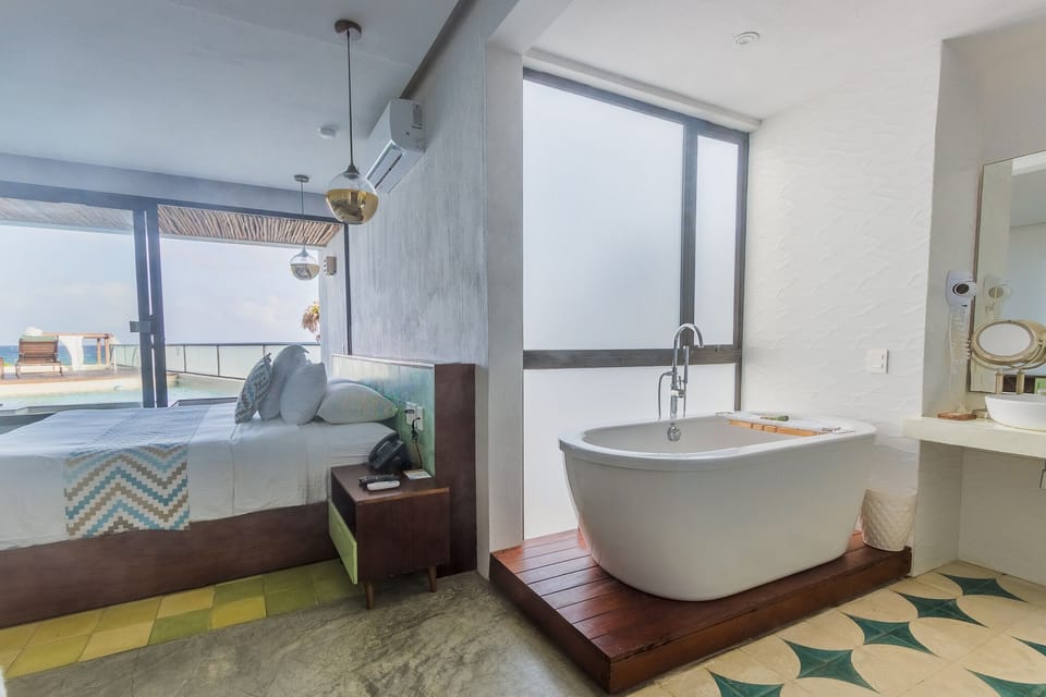 Master Suite Ocean view and plunge pool | Premium bedding, in-room safe, blackout drapes, free WiFi