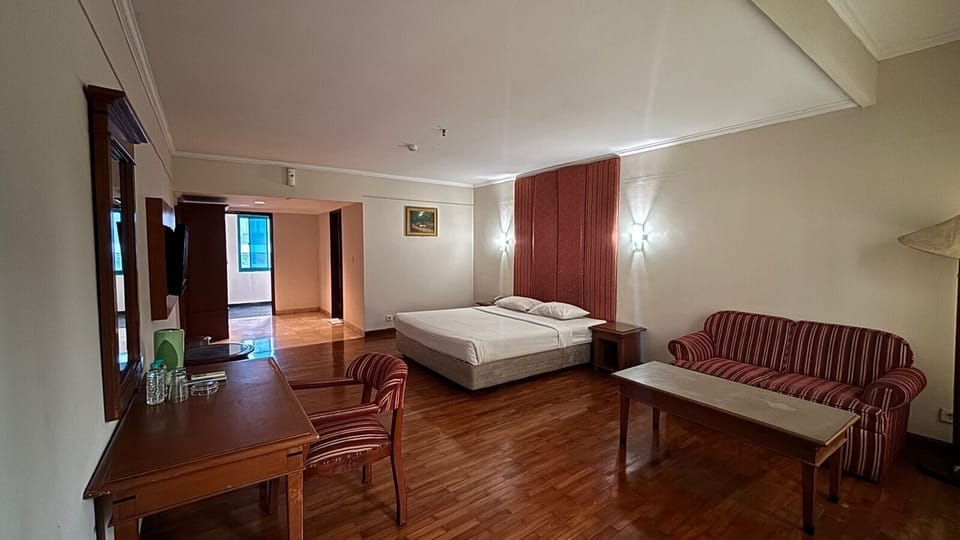 Deluxe Double Room, City View | Desk, free WiFi, bed sheets