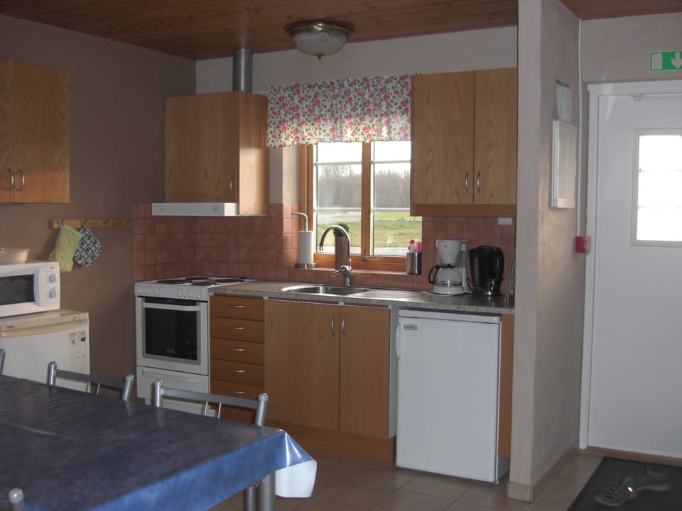 Apartment (5 guests) | Living area | 32-inch flat-screen TV with digital channels, TV
