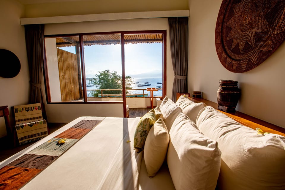 Sea view room | Desk, WiFi (free), bed sheets