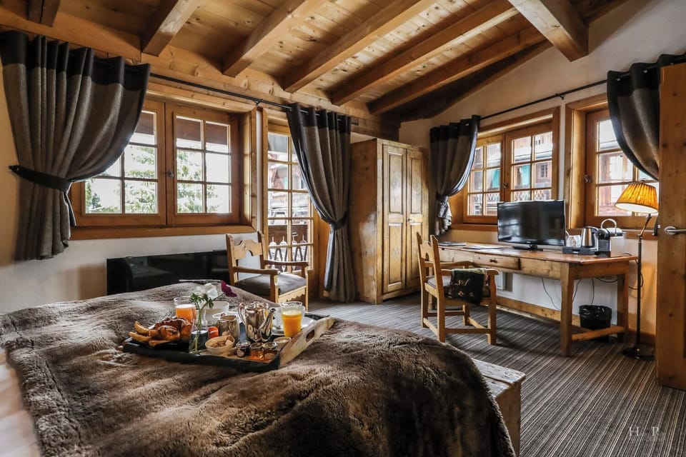Family Duplex Suite | Premium bedding, minibar, in-room safe, individually decorated