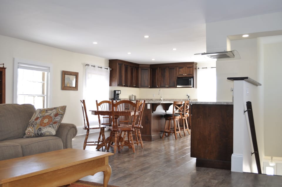 Executive Apartment, 2 Queen Beds, Non Smoking, Kitchen | Private kitchen | Coffee/tea maker, electric kettle, cookware/dishes/utensils