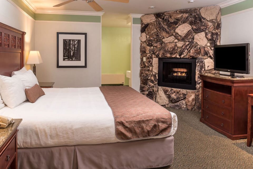 In-room safe, desk, iron/ironing board, free WiFi