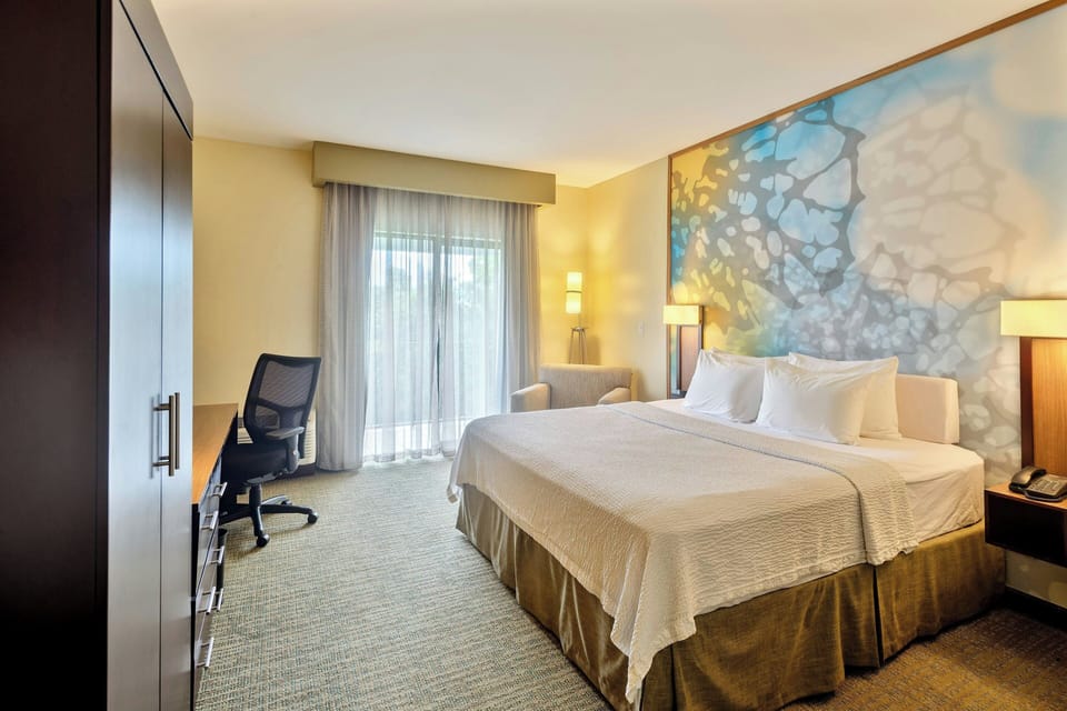 Superior Room, 1 King Bed | Egyptian cotton sheets, premium bedding, in-room safe, desk