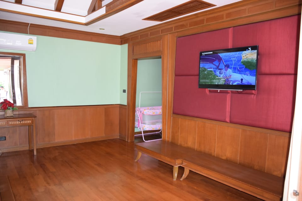 Comfort Villa | Television