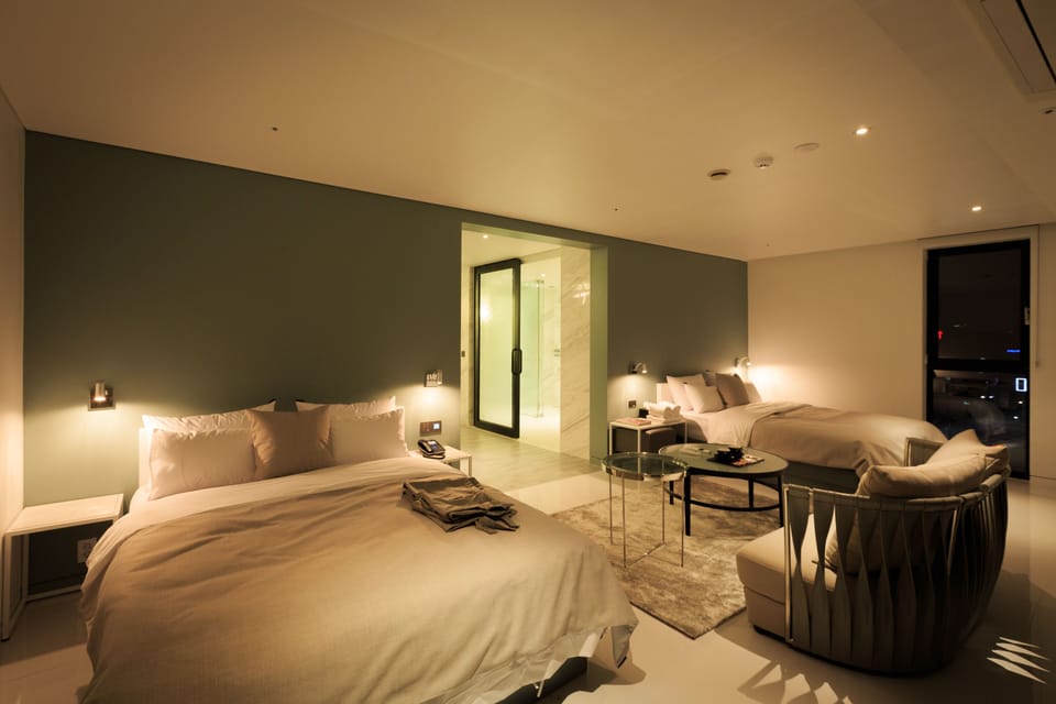 Royal Suite | Soundproofing, free WiFi, bed sheets, wheelchair access