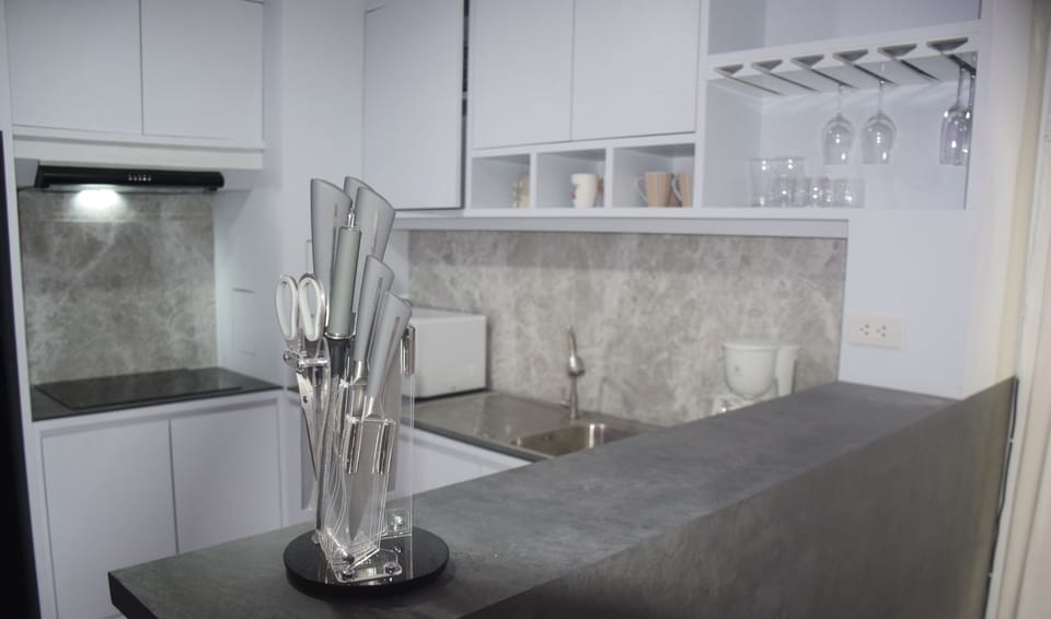 2 Bedrooms Apartment | Private kitchen | Full-size fridge, microwave, stovetop, coffee/tea maker