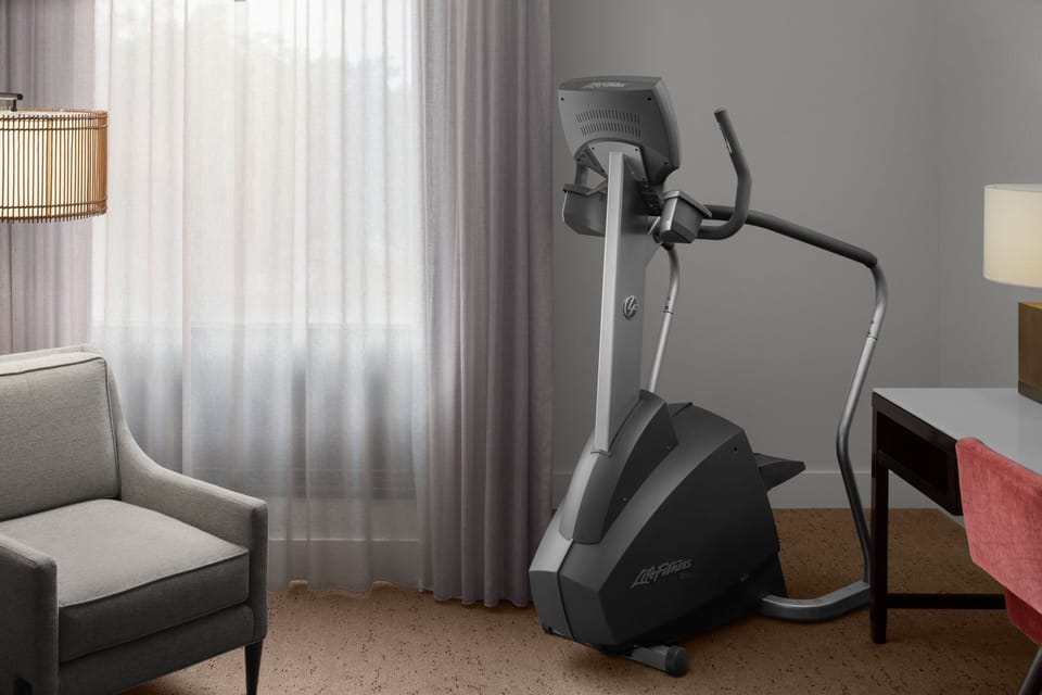 Westin, Room, 1 King Bed | Premium bedding, pillowtop beds, in-room safe, desk