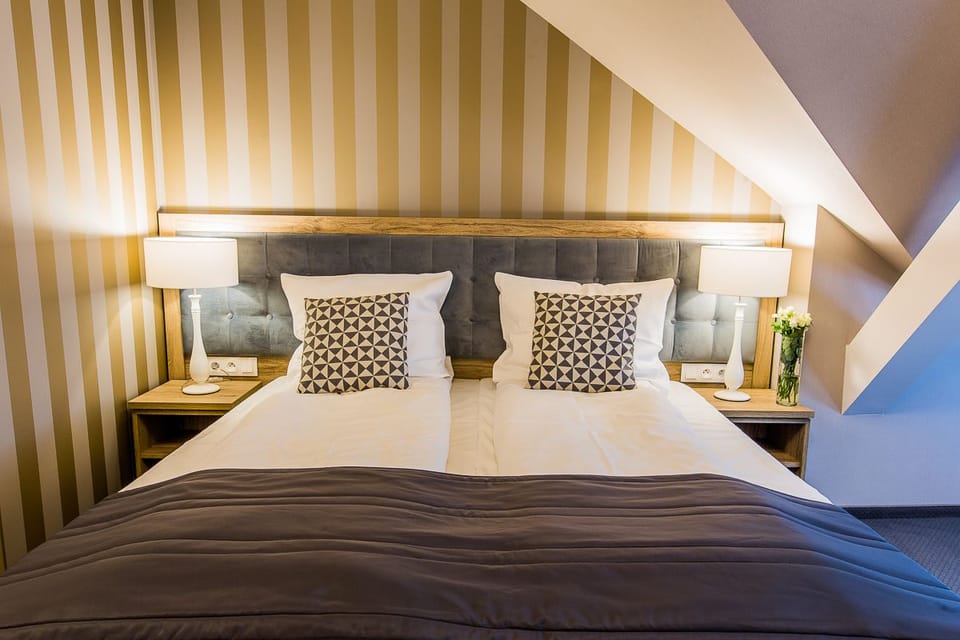 Classic Twin Room, 2 Twin Beds, Park View | In-room safe, desk, iron/ironing board (on request), cribs (surcharge)