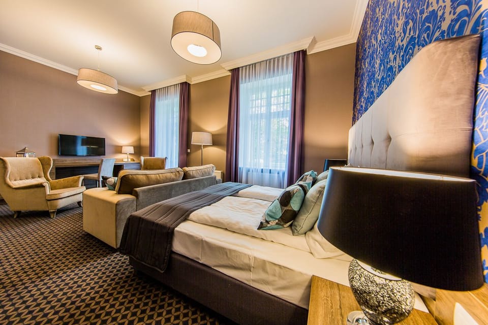 Deluxe Double or Twin Room, Park View | In-room safe, desk, iron/ironing board (on request), cribs (surcharge)
