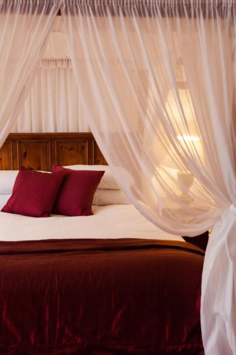 Four Poster Room | 1 bedroom, premium bedding, individually decorated, desk