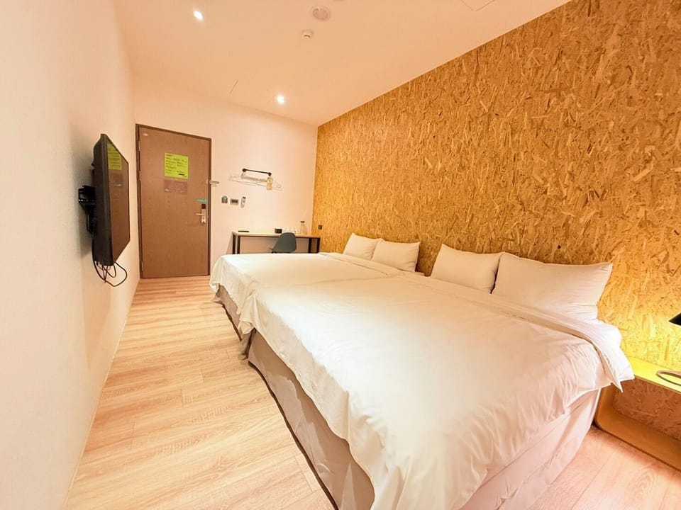 Quadruple Room, No Windows | Blackout drapes, free WiFi, bed sheets