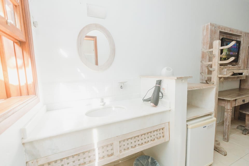 Bathroom sink