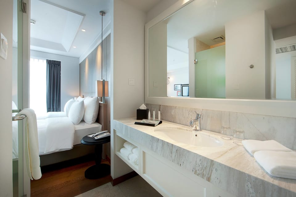 Premium bedding, minibar, in-room safe, desk