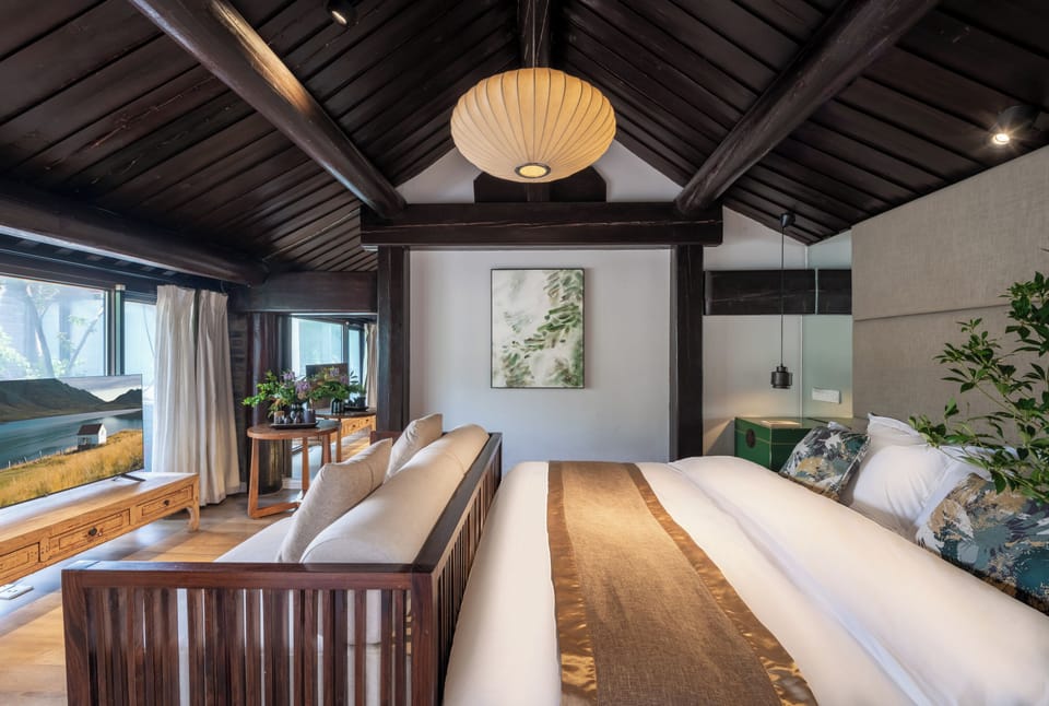 Courtyard View with Balcony | Premium bedding, down comforters, in-room safe, blackout drapes