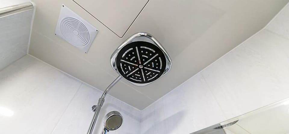 Traditional Room (Korean Ondol) | Bathroom | Shower, hair dryer, bidet, heated floors