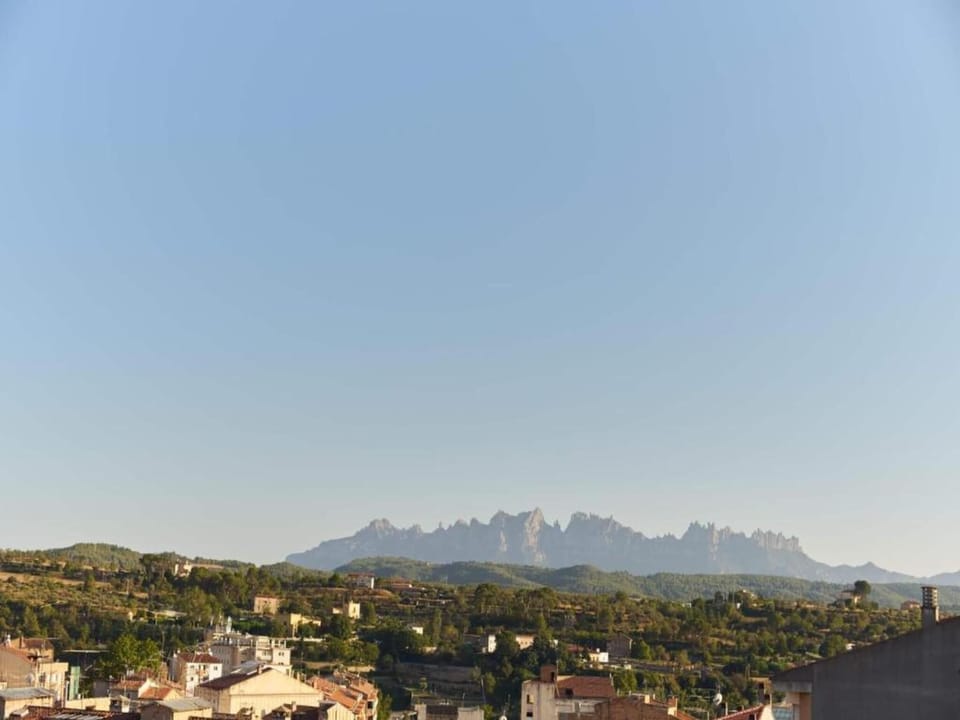Region [summer] (>5 km)
