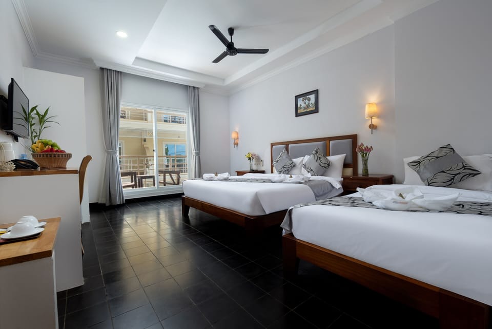 Family Suite, 1 Bedroom, Balcony, Pool View | Premium bedding, memory foam beds, minibar, in-room safe