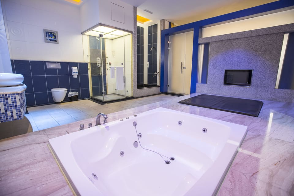 Exclusive Double Room, 1 King Bed, Jetted Tub | Premium bedding, down comforters, minibar, individually decorated