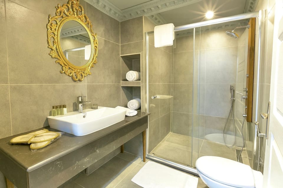 Luxury Apartment, 2 Bedrooms | Bathroom | Shower, free toiletries, hair dryer, bathrobes