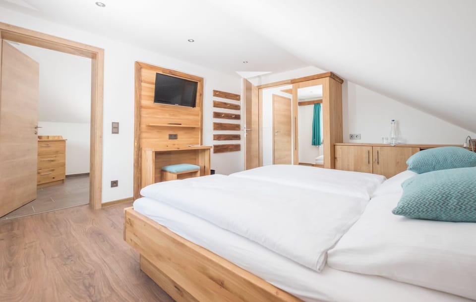 Family Suite, 2 Bedrooms | Premium bedding, minibar, in-room safe, desk