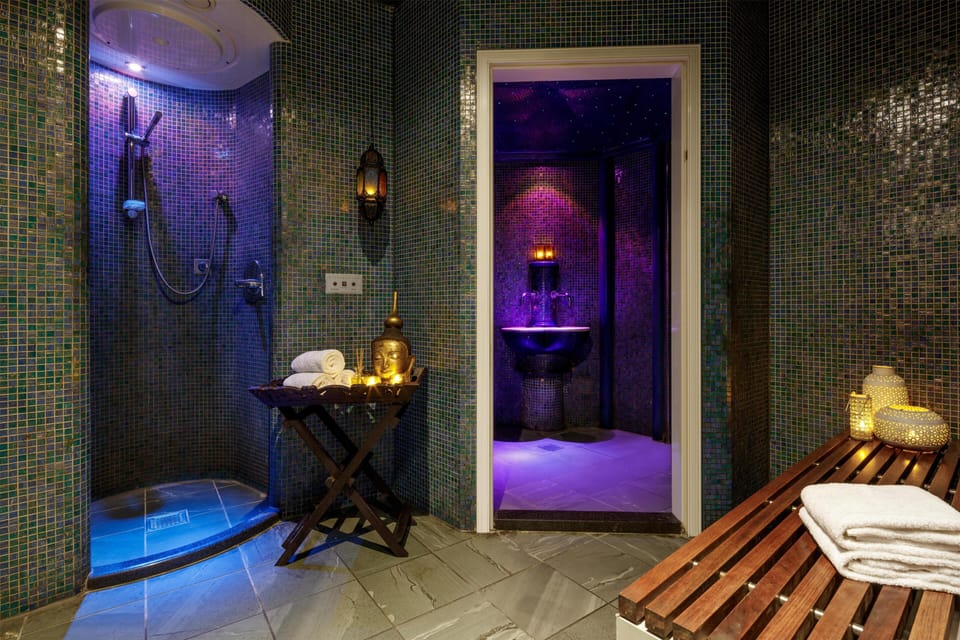 Couples treatment rooms, sauna, steam room, Turkish bath