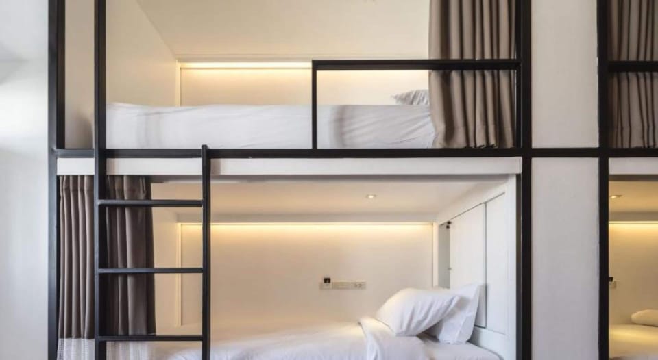 Queen Bunk Room | Free WiFi, bed sheets