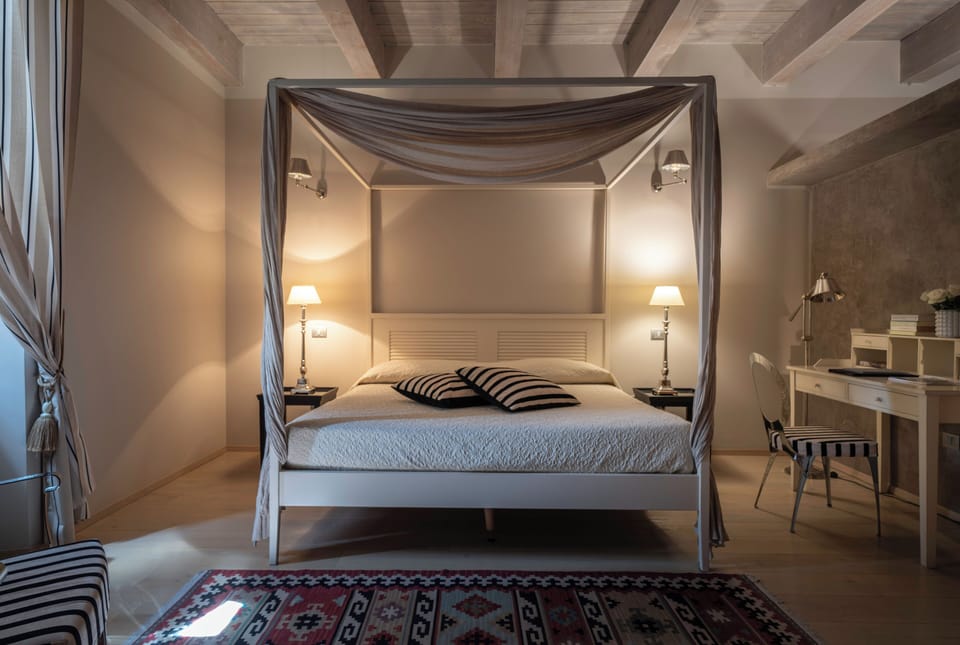 Junior Suite | Minibar, in-room safe, desk, soundproofing