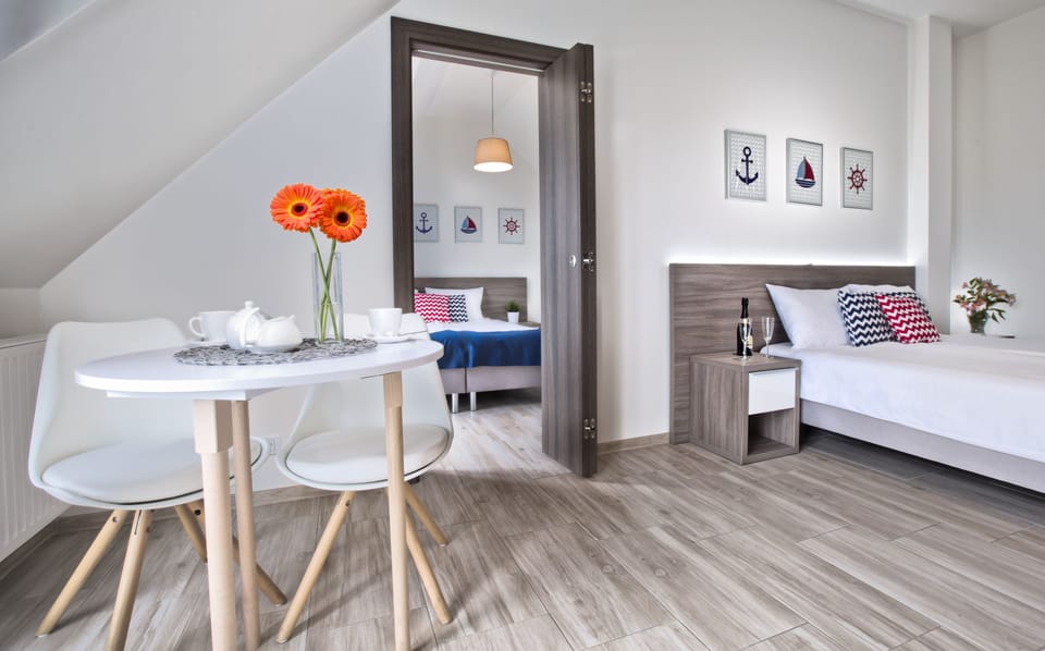 Studio | Desk, iron/ironing board, free WiFi