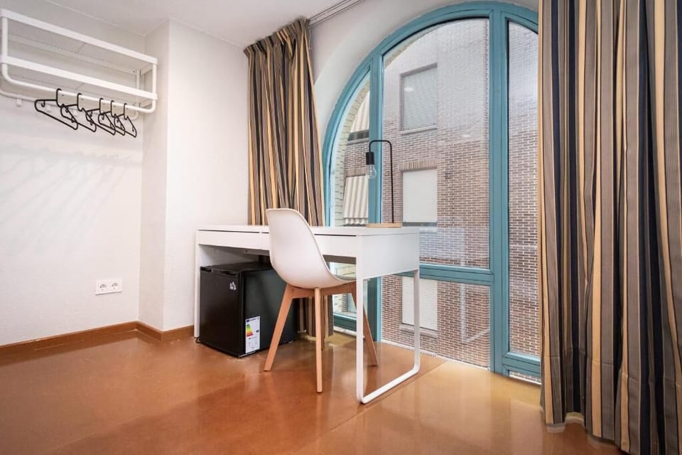 Family Room | In-room safe, desk, blackout drapes, soundproofing