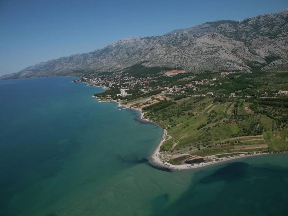 Surroundings [summer] (1-5 km)