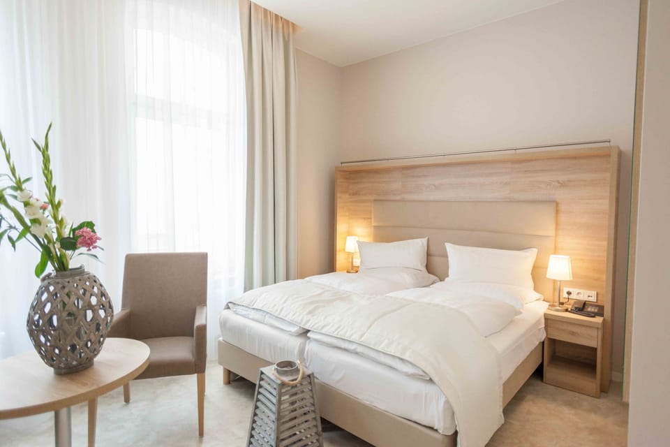 Standard Double Room | In-room safe, soundproofing, iron/ironing board, rollaway beds