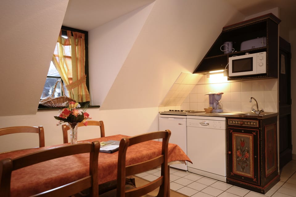 Family Studio | Private kitchenette