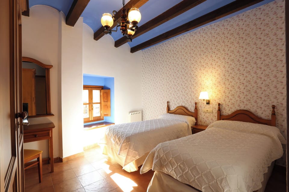 Superior Twin Room | Desk, free WiFi, bed sheets