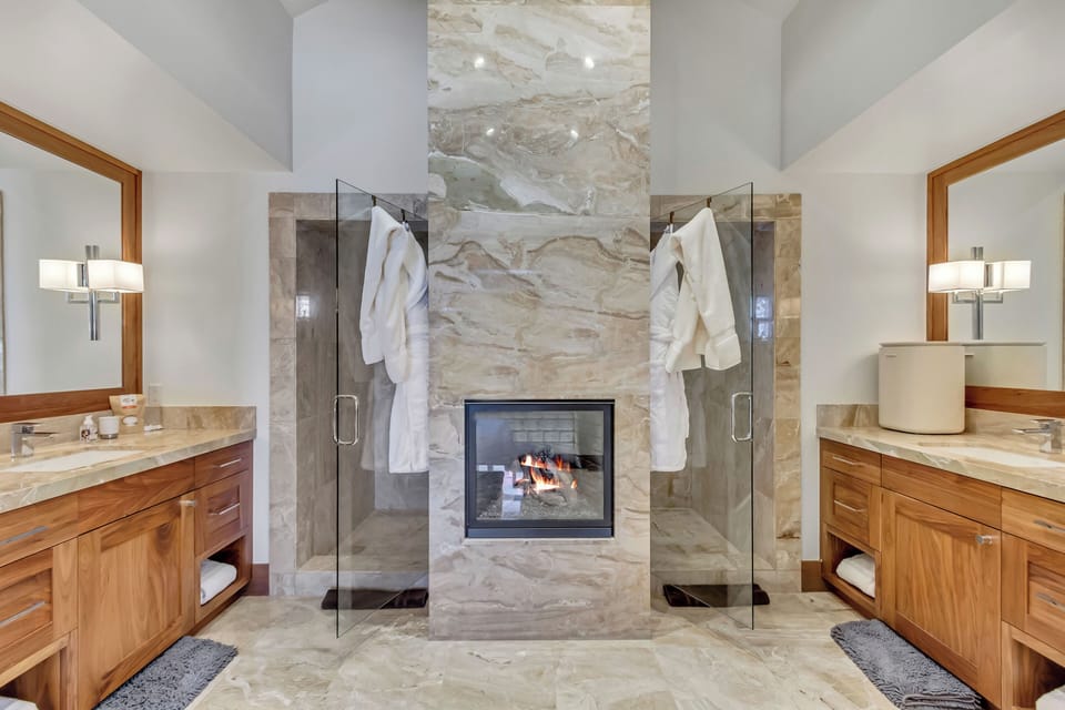 House (Ruby) | Bathroom | Designer toiletries, hair dryer, bathrobes, slippers