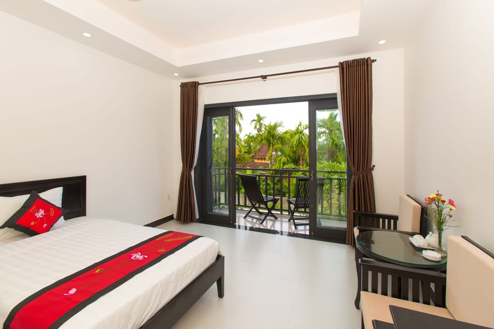Sunrise Room | Minibar, desk, blackout drapes, free WiFi