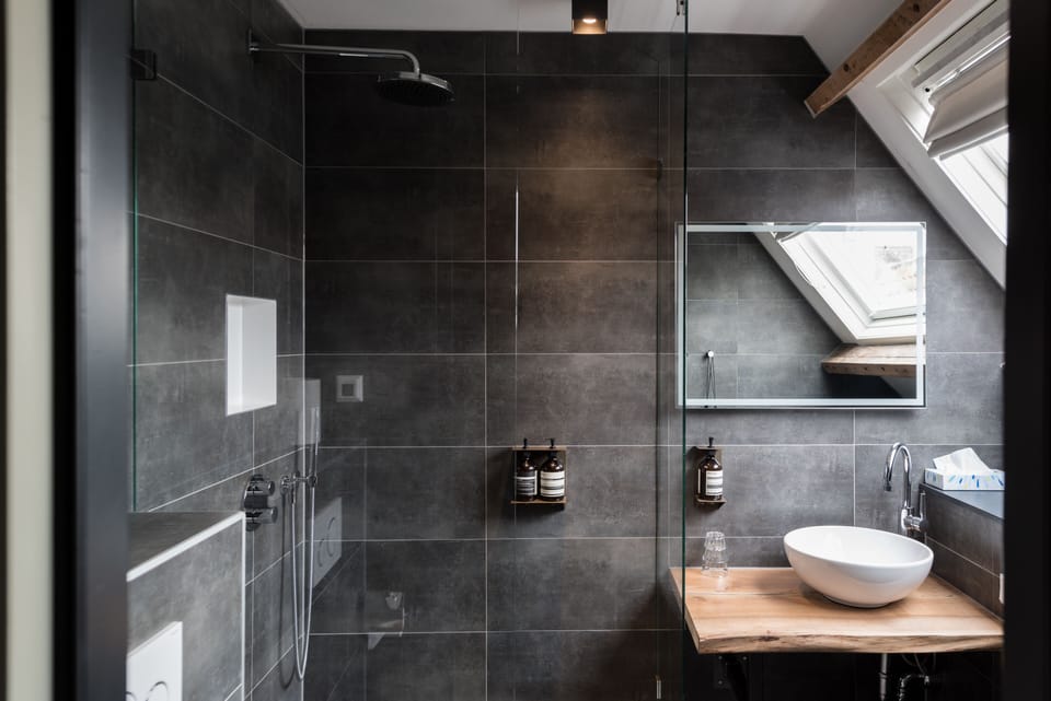 Double Room | Bathroom | Free toiletries, hair dryer, towels