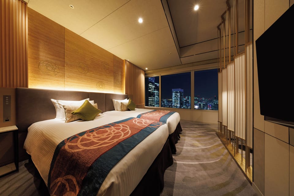 Premium bedding, in-room safe, desk, blackout drapes