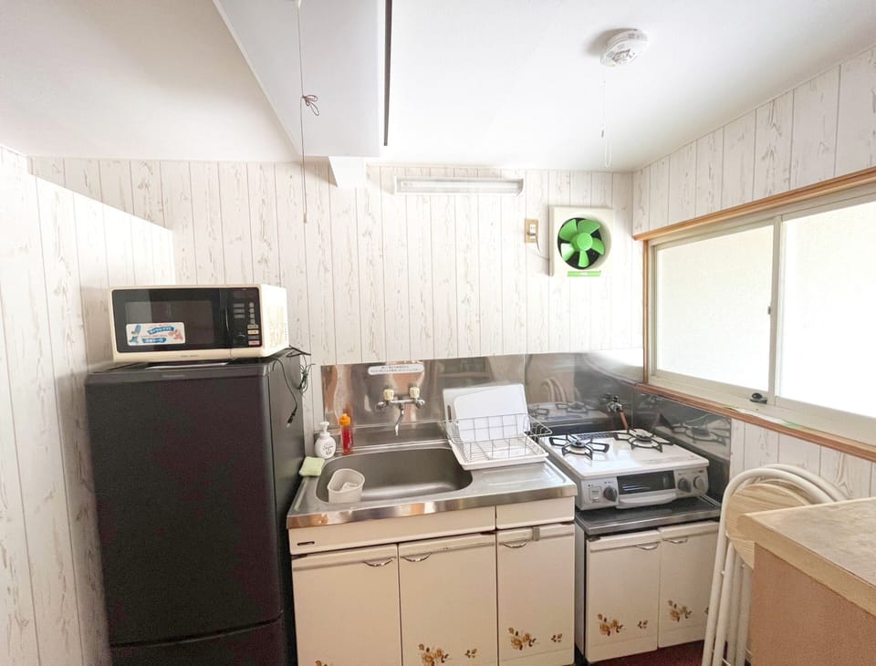 Condo, Non Smoking, Lake View | Private kitchen | Fridge