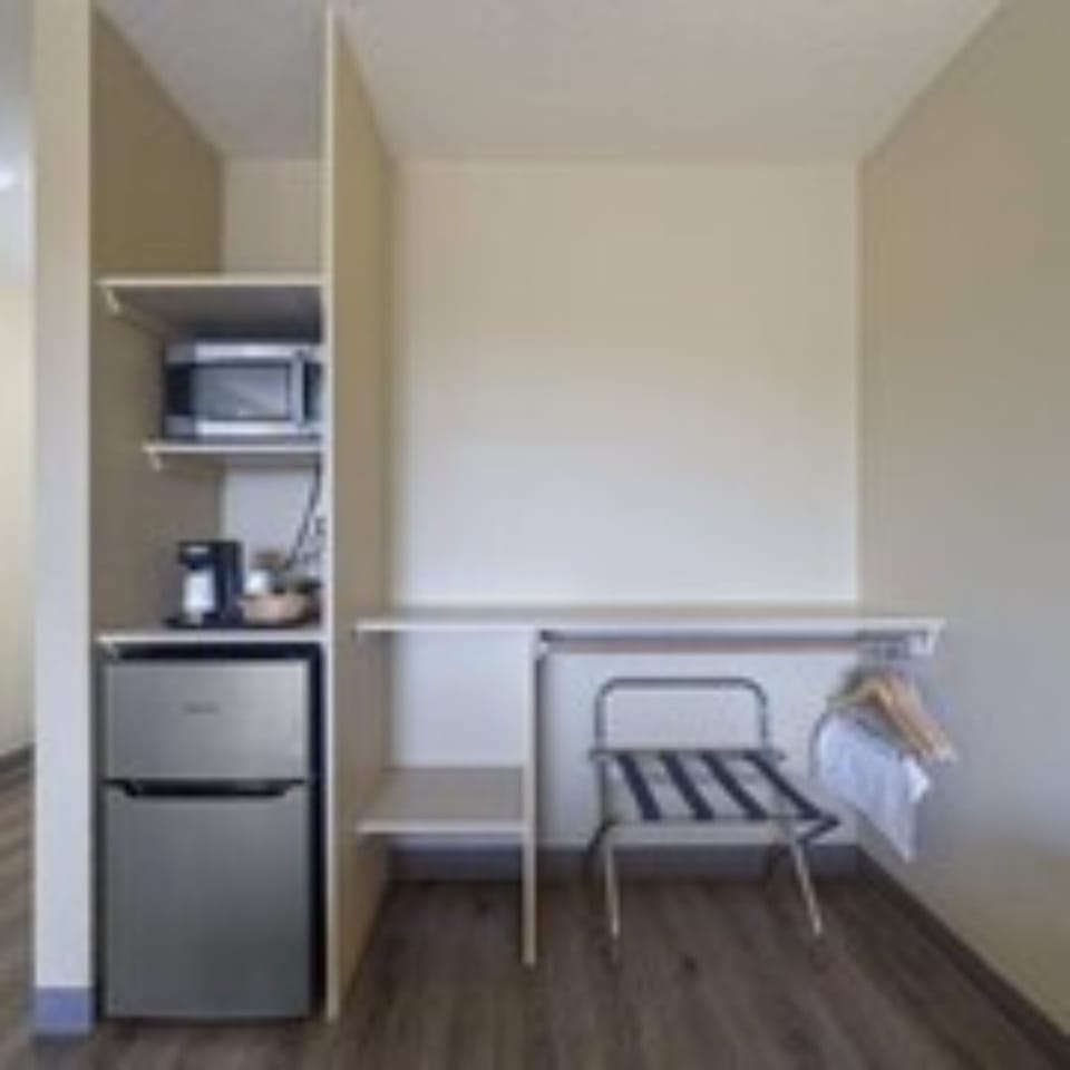 Single Queen Non-View Room Accessible | Blackout drapes, free WiFi, bed sheets